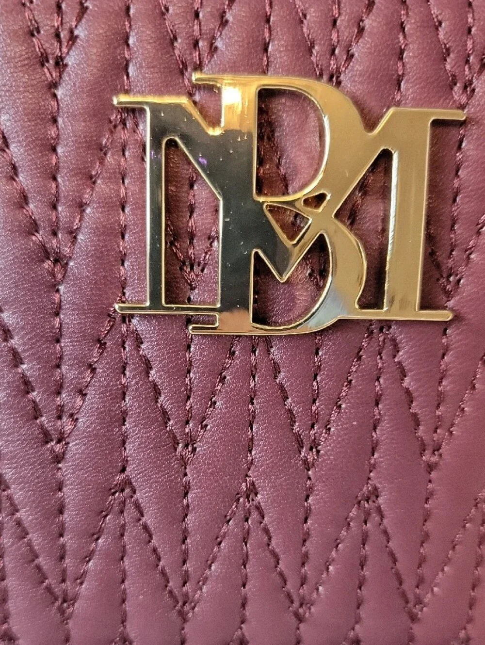 NWT Quilted Badgley Mischka Wine Wristlet w/ Separate Phone Compartment